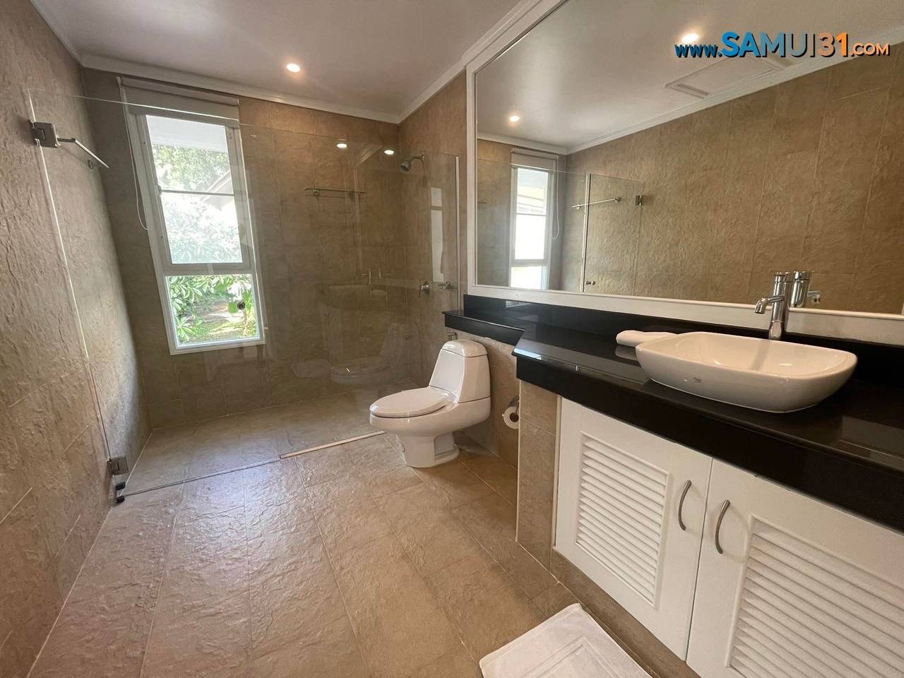 Вилла с тремя спальнями