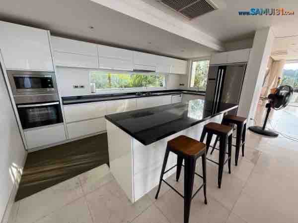 Вилла с четырьмя спальнями