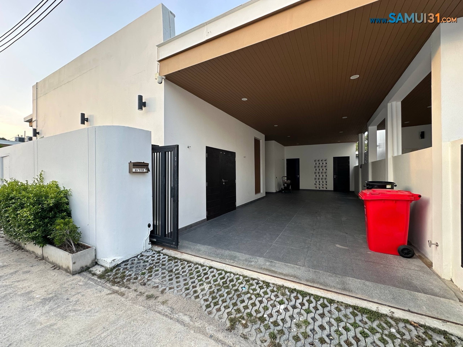 Вилла с тремя спальнями