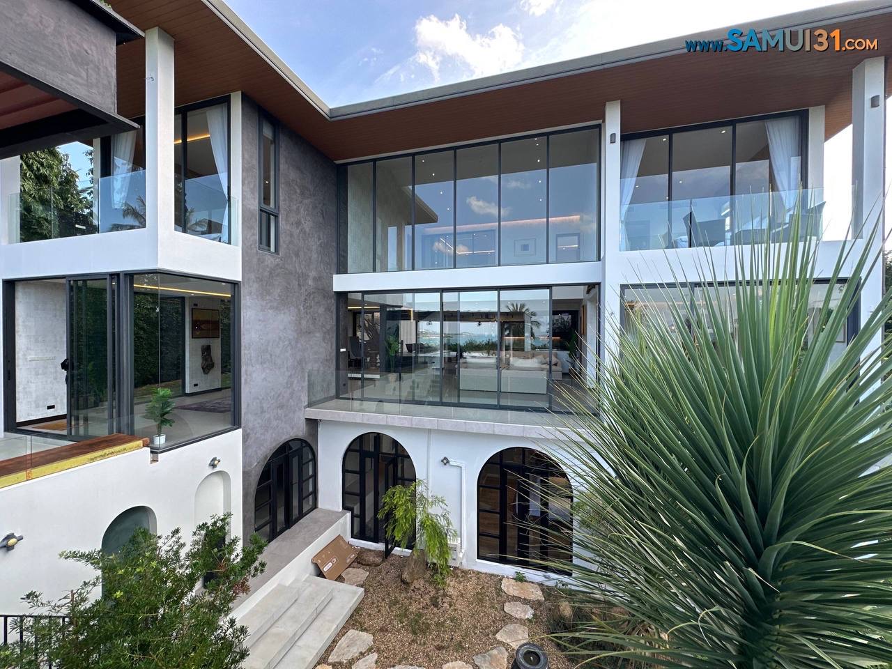 Вилла с пятью спальнями