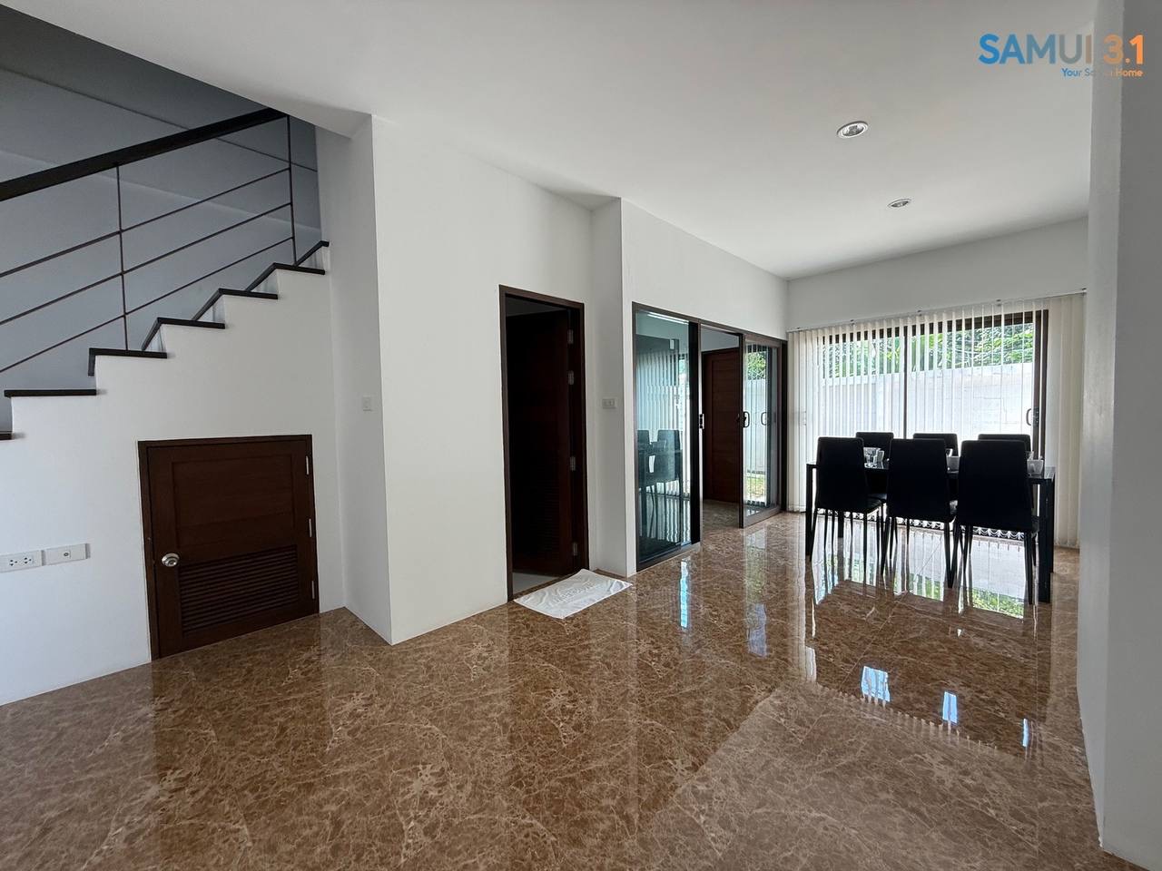 Трехэтажный таунхаус