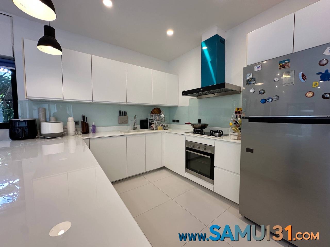 Вилла с четырьмя спальнями