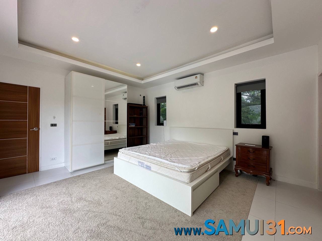 Вилла с четырьмя спальнями