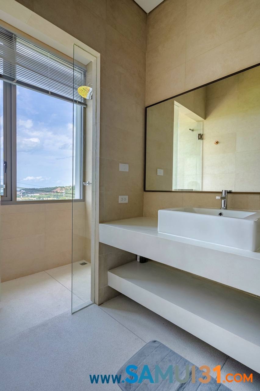 Вилла с тремя спальнями