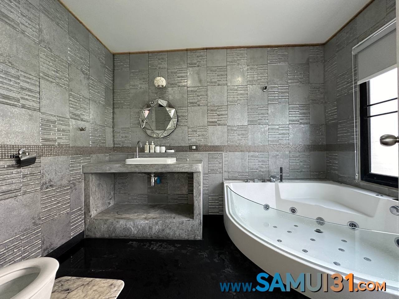 Вилла с четырьмя спальнями