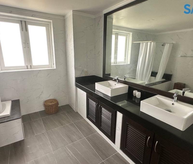 Вилла с четырьмя спальнями